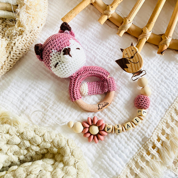Baby rattle + pacifier chain with names lion, fox, deer, bear
