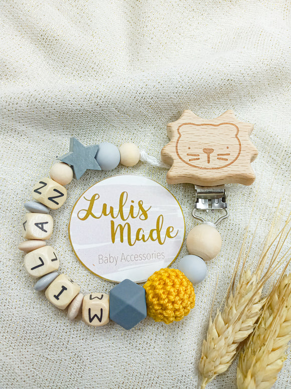 Schnullerkette mit Namen personalisiert Löwe Grau